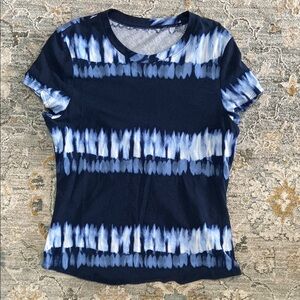 Fitted Blue and White Short Sleeve T-Shirt